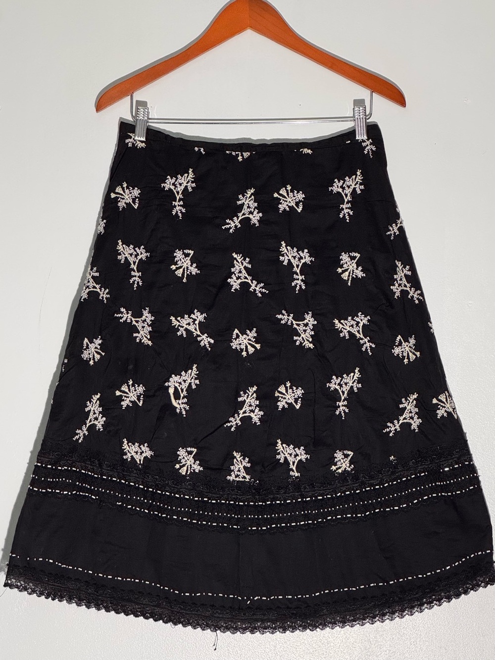 Johnny Was Black Embroidered Cotton A Line Midi Skirt Lace Hem Size 4